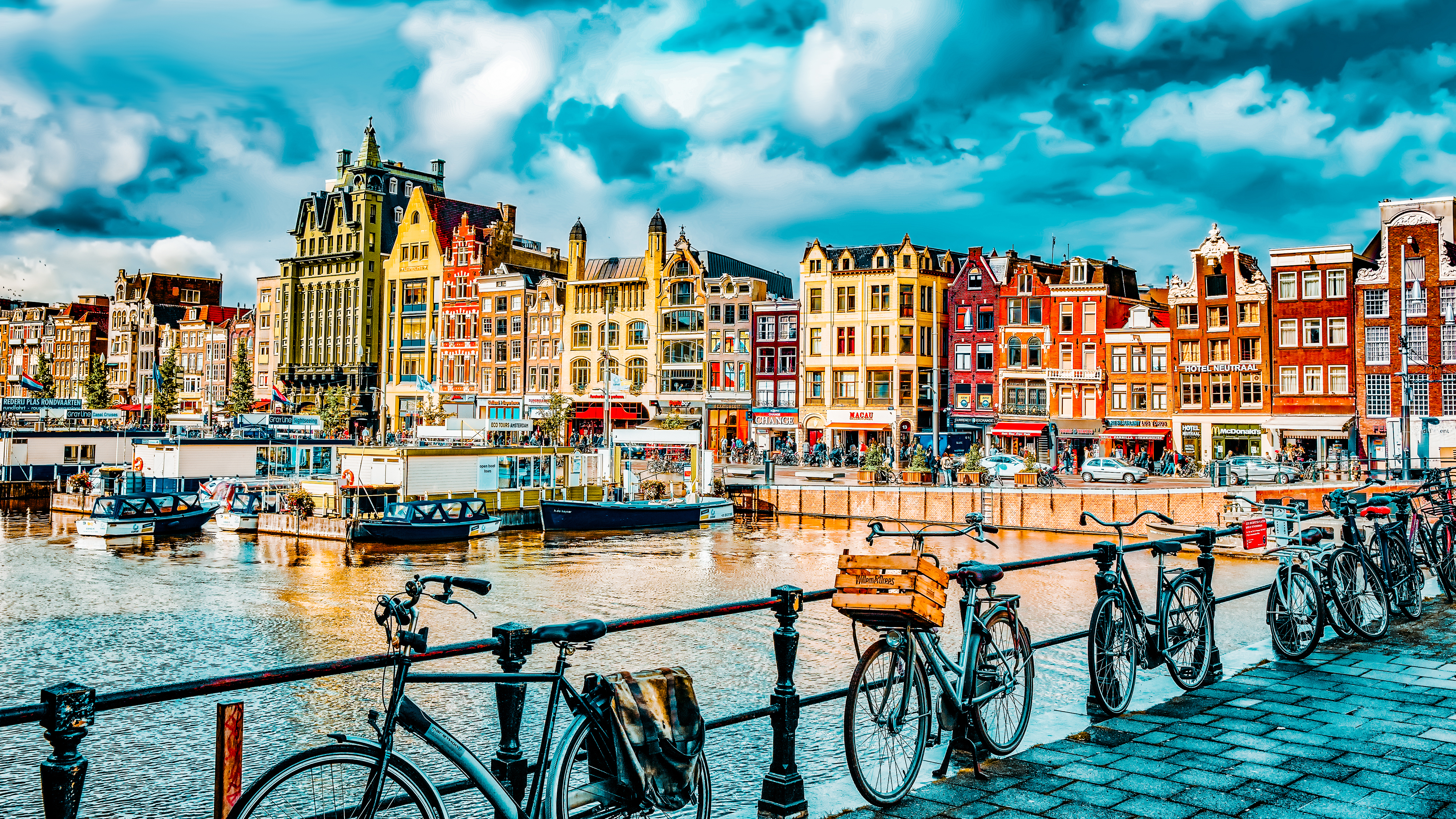 Амстердам, город в Нидерландах, где ПМЖ могут оформить иностранцы