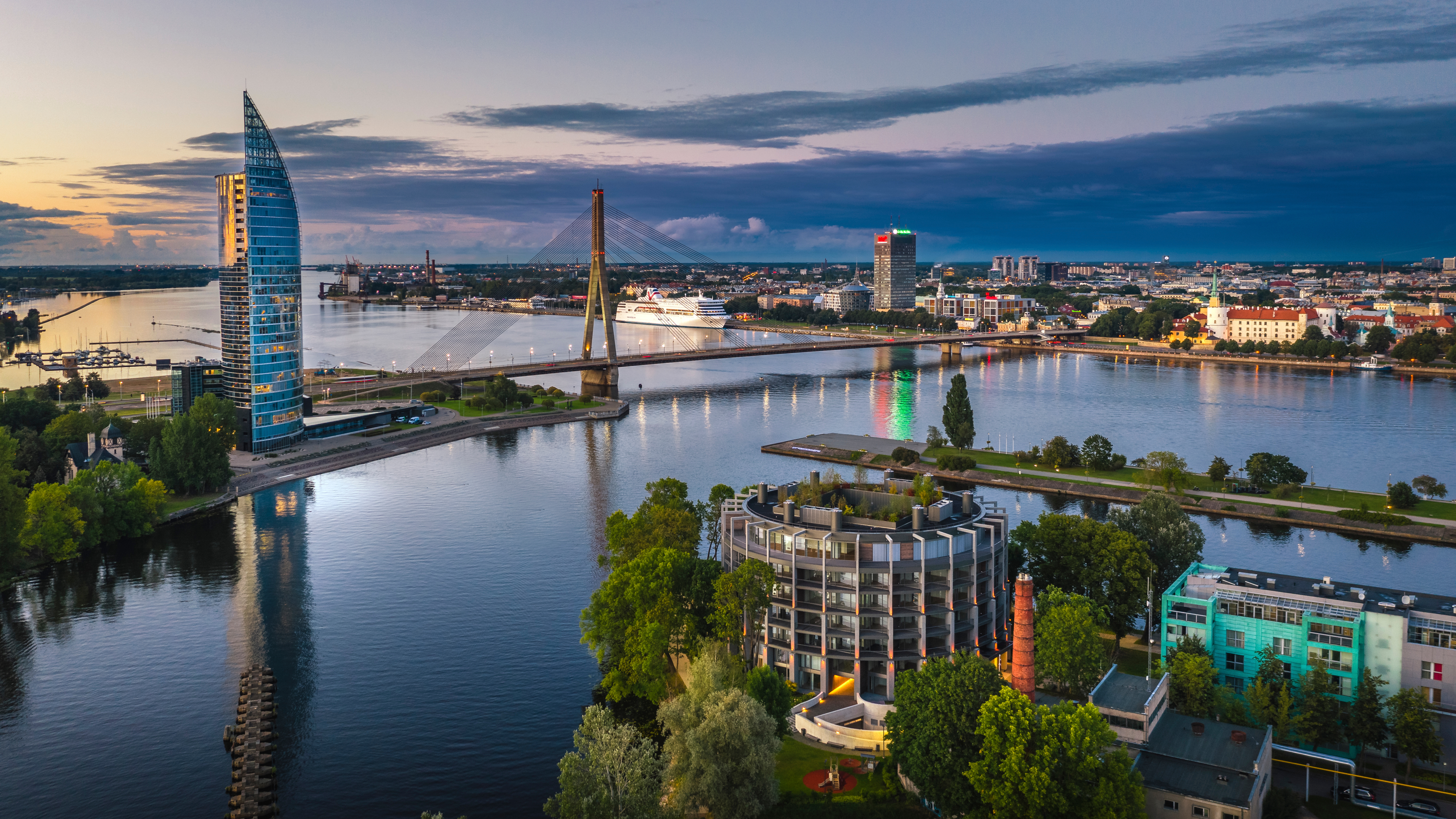 Город Рига в Латвии, стране, куда на ПМЖ можно переехать из России
