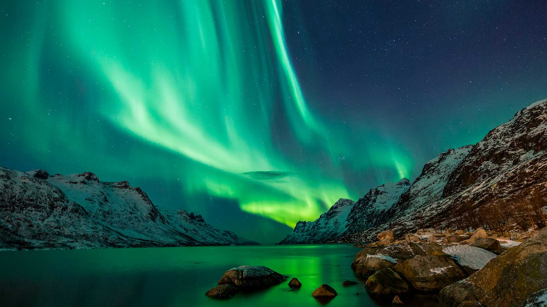 Северное сияние в Финляндии, куда на ПМЖ можно переехать из России