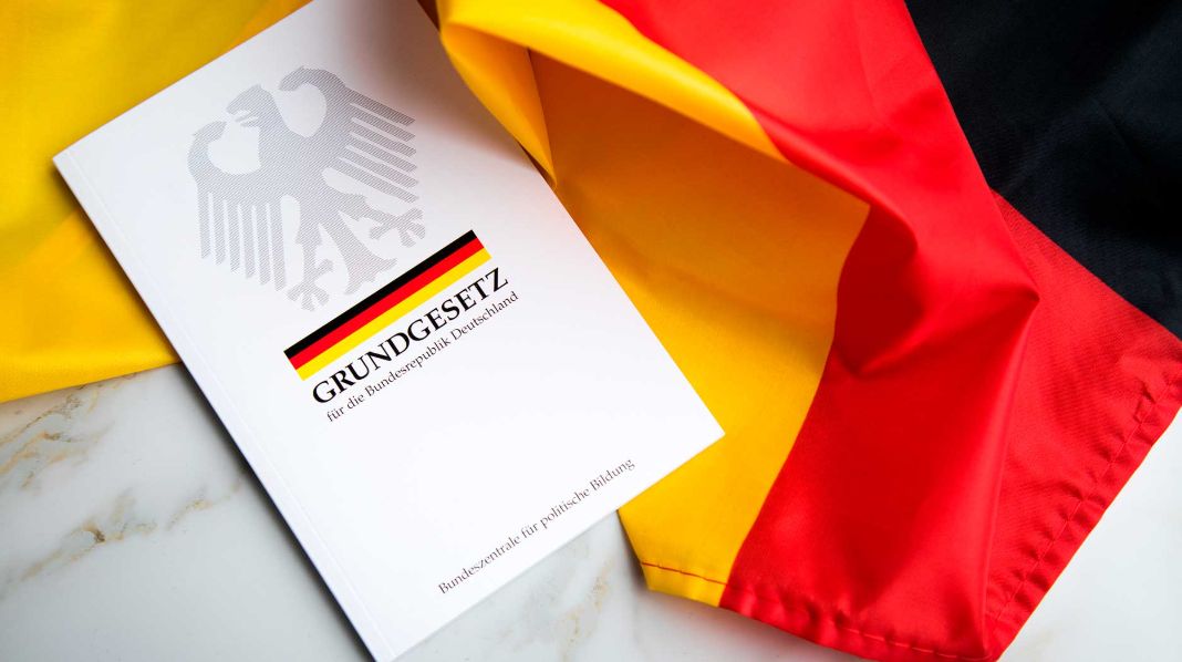 Как получить гражданство Германии и паспорт на законных основаниях?