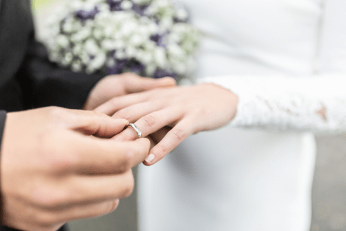 условия получения гражданства Румынии по браку